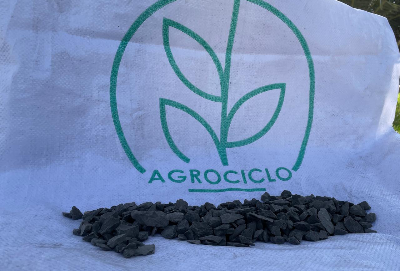 GRAVILLA NEGRA ALMENDRA 25 KG